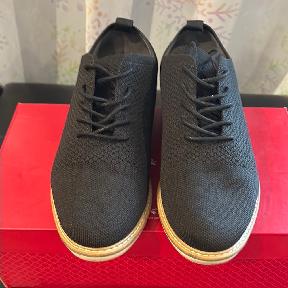 Kelly & Kate black Oxford shoes women